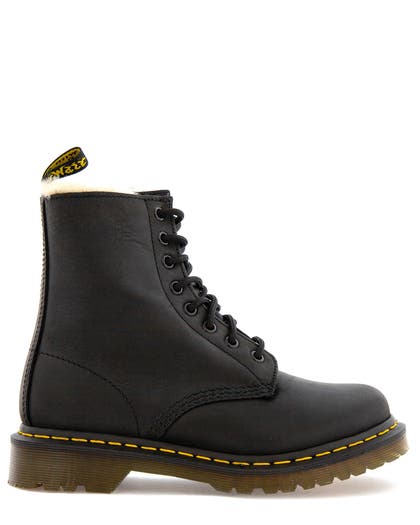 Svart Dr Martens