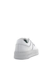 Sneaky Steve Vit Sneakers