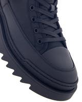 Sneaky Steve Svart Känga